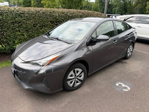 Used 2017 Toyota Prius Three FWD image 3