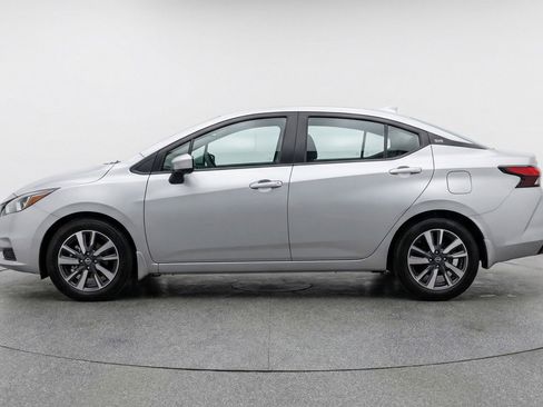 Used 2025 Nissan Versa SV FWD image 5