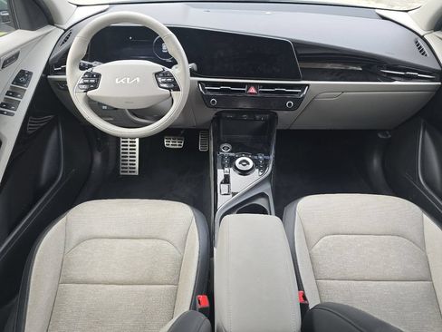 Used 2024 Kia Niro Wave w/ Wave Preserve Package FWD image 23
