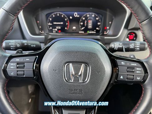 Certified 2025 Honda Pilot Black Edition image 17