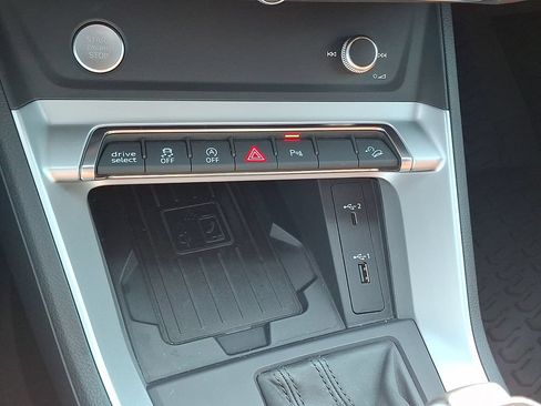 Used 2020 Audi Q3 2.0T Premium Plus w/ Premium Plus Package AWD/4WD image 25