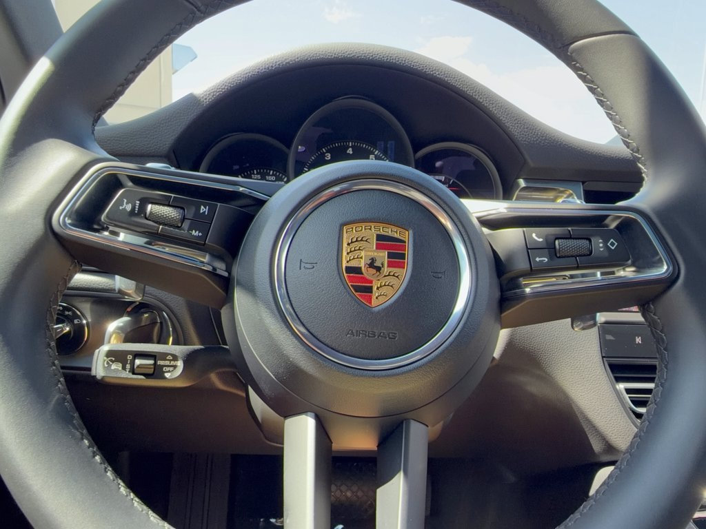 Certified 2026 Porsche Macan AWD/4WD image 10