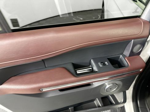 Used 2024 Ford Expedition Max Limited image 27