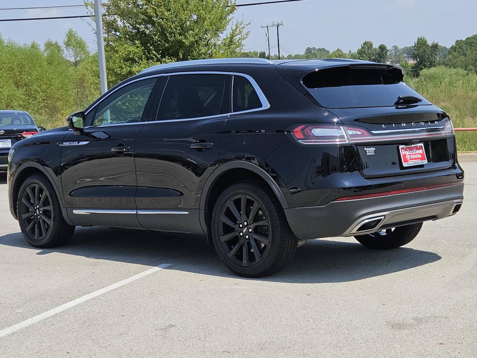 Used 2023 Lincoln Nautilus Reserve w/ Monochromatic Package AWD/4WD image 6