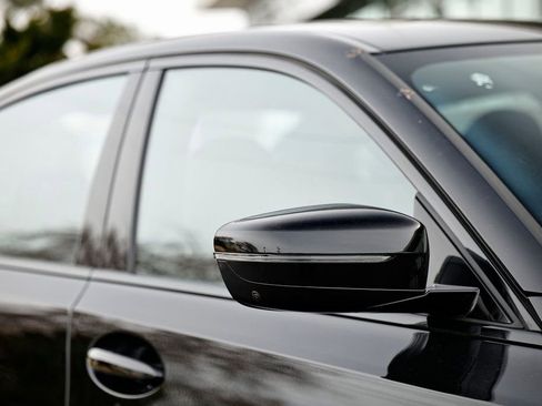 New 2026 BMW 330i 330i w/ M Sport Package image 3