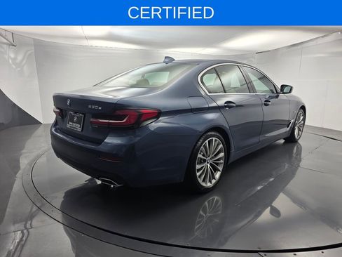 Certified 2023 BMW 530e w/ Premium Package RWD image 4
