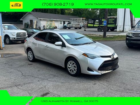 Used 2019 Toyota Corolla LE FWD image 3