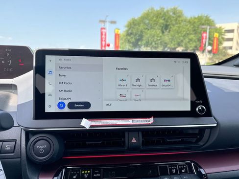 New 2025 Toyota Prius Plug-In Hybrid FWD image 26