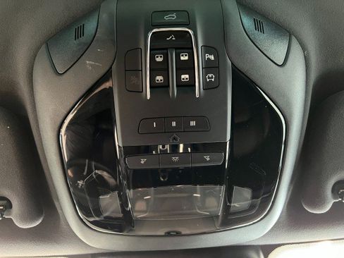 Used 2020 Maserati Levante AWD/4WD image 28