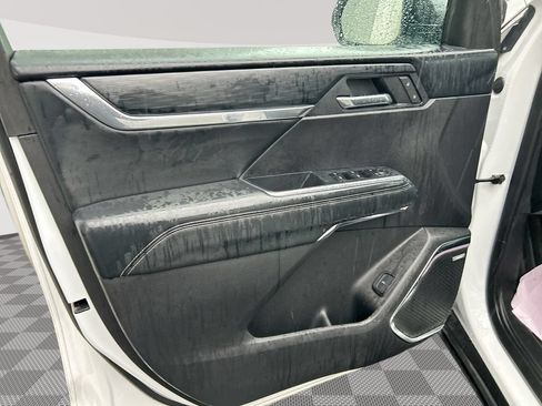 Used 2025 GMC Acadia Elevation w/ Elevation Premium Package AWD/4WD image 25