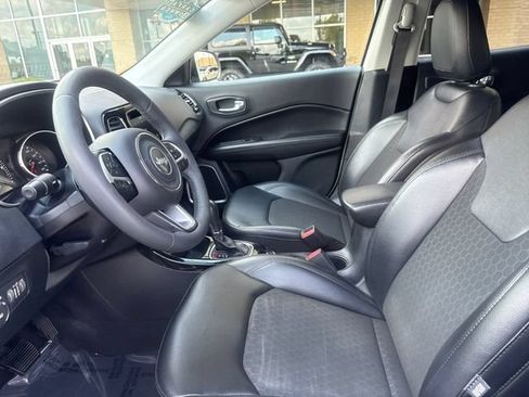 Used 2021 Jeep Compass Latitude w/ Sun and Sound Group FWD image 8