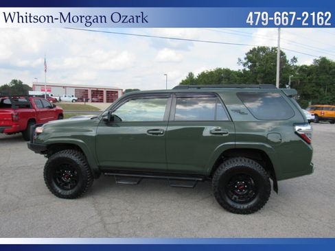 Used 2022 Toyota 4Runner TRD Off-Road Premium w/ Moonroof Package AWD/4WD image 9