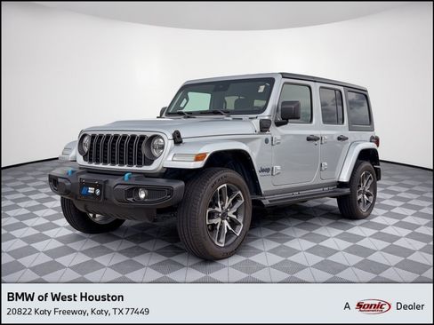 Used 2024 Jeep Wrangler Unlimited AWD/4WD image 1