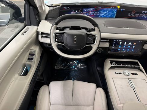 New 2026 Lincoln Navigator Reserve AWD/4WD image 24