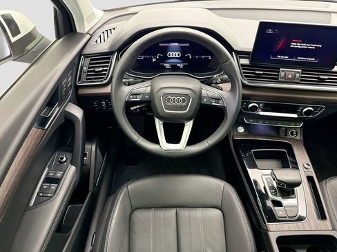 Certified 2021 Audi Q5 Premium Plus w/ Premium Plus Package AWD/4WD image 10
