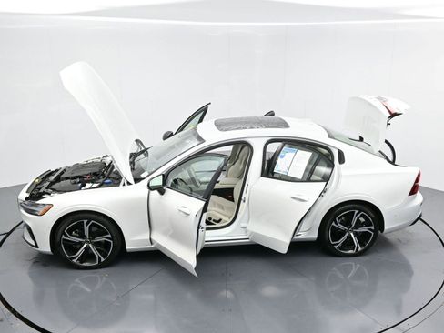 Used 2025 Volvo S60 B5 Plus w/ Protection Package Premier image 42