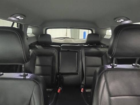 Used 2024 GMC Terrain SLT image 18