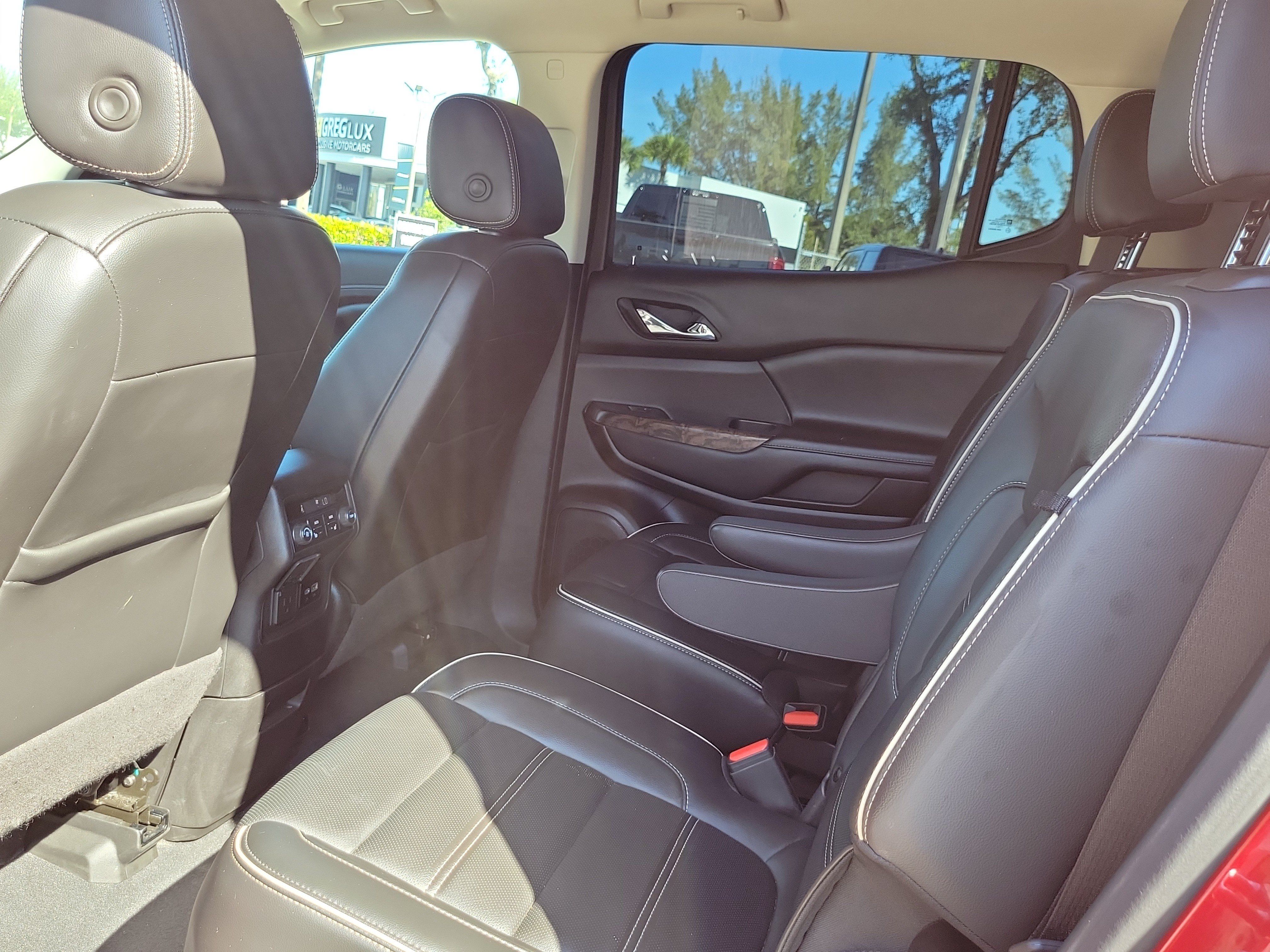 Used 2022 GMC Acadia Denali w/ Denali Ultimate Package FWD image 15