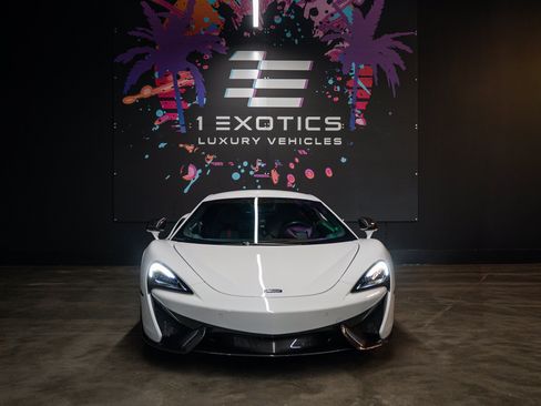 Used 2017 McLaren 570S Coupe RWD image 5