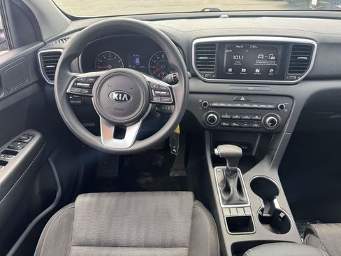 Used 2020 Kia Sportage LX AWD/4WD image 16