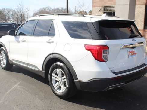 Used 2020 Ford Explorer XLT w/ Equipment Group 202A image 8