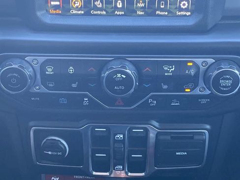 Used 2022 Jeep Wrangler Unlimited Rubicon 4xe AWD/4WD image 19
