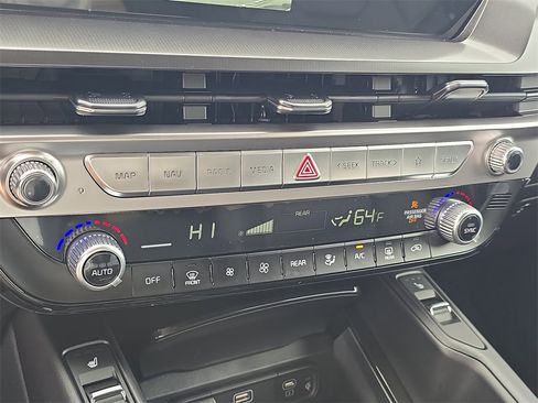 New 2025 Kia Telluride S image 28