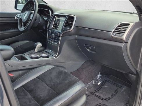 Used 2018 Jeep Grand Cherokee Altitude RWD image 20