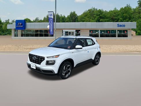 New 2026 Hyundai Venue FWD image 2