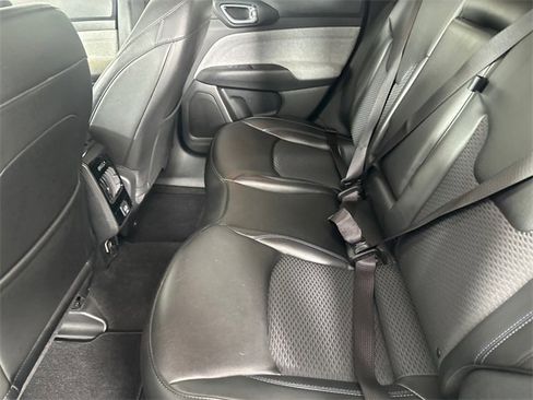 Certified 2022 Jeep Compass Latitude image 16