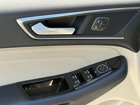 Used 2018 Ford Edge Titanium w/ Equipment Group 302A FWD image 7