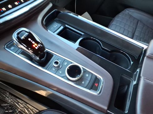 Used 2022 Cadillac Escalade Sport Platinum image 17