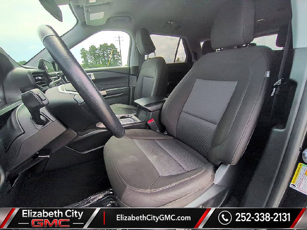 Used 2023 Ford Explorer XLT AWD/4WD image 19