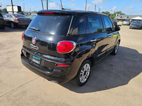 Used 2017 FIAT 500L Lounge w/ Premium Package FWD image 5
