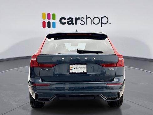 Used 2025 Volvo XC60 B5 Plus image 4