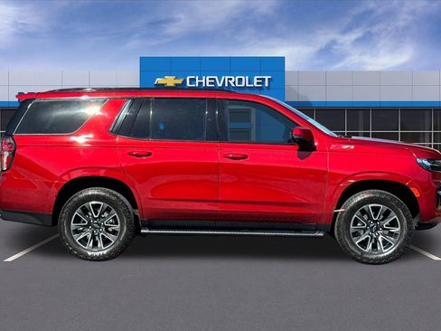 Certified 2024 Chevrolet Tahoe Z71 w/ Luxury Package AWD/4WD image 3