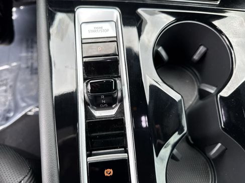 Certified 2024 Volkswagen Atlas Cross Sport SE FWD image 38