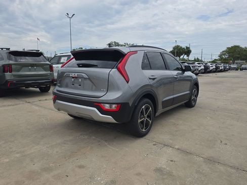 New 2026 Kia Niro EX FWD image 8