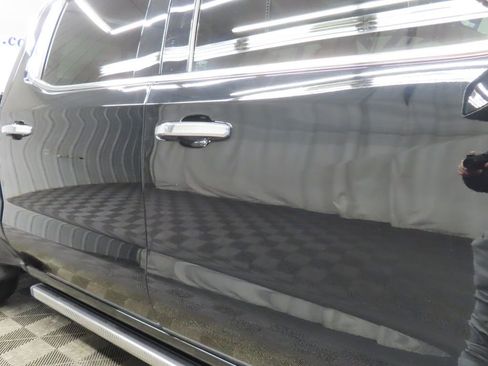 Used 2022 Chevrolet Silverado 1500 High Country w/ Technology Package image 34