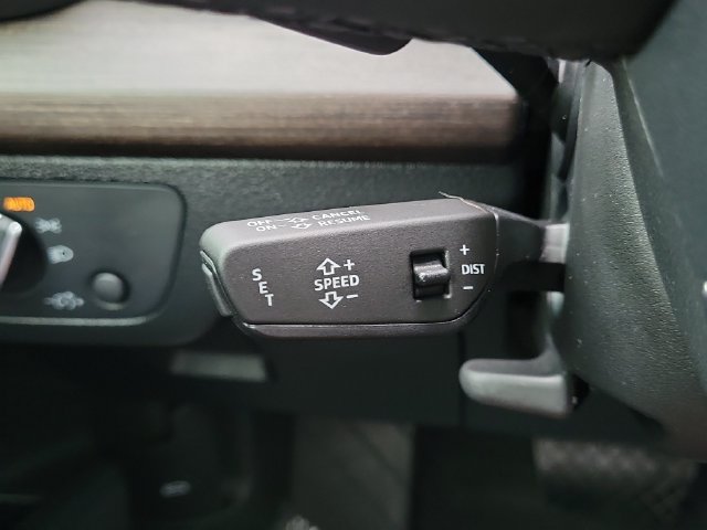 Used 2023 Audi Q5 2.0T Premium w/ Convenience Package AWD/4WD image 38