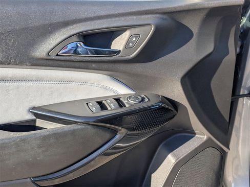 Used 2025 Chevrolet Trax LT w/ LT Convenience Package image 13