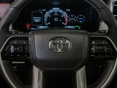 Used 2025 Toyota Sequoia Capstone AWD/4WD image 17