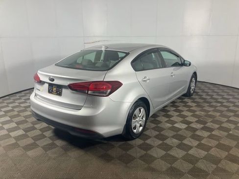 Used 2017 Kia Forte LX image 5