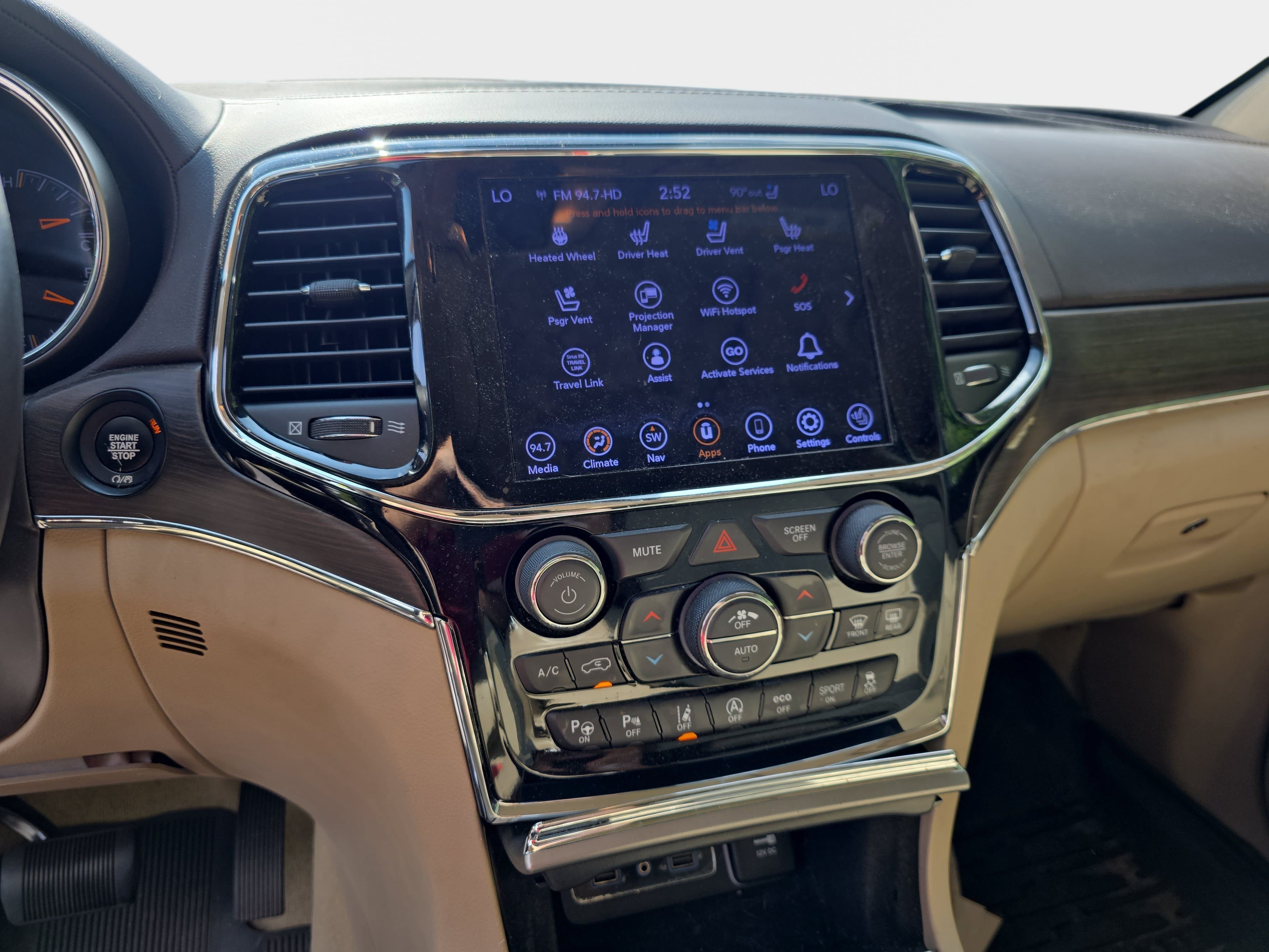 Used 2020 Jeep Grand Cherokee Overland AWD/4WD image 6