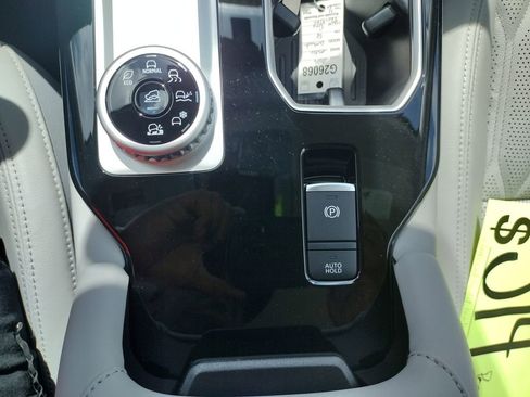 New 2026 Mitsubishi Outlander SEL AWD/4WD image 25