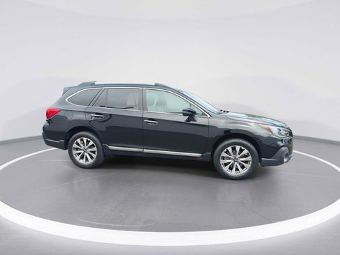 Used 2018 Subaru Outback 2.5i Touring w/ Popular Package #3 AWD/4WD image 9