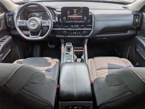 Used 2025 Nissan Pathfinder SV AWD/4WD image 31