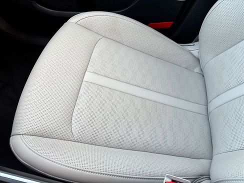 Certified 2025 Kia Sorento S image 42