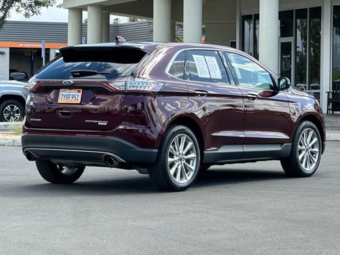 Used 2017 Ford Edge Titanium w/ Equipment Group 301A FWD image 3