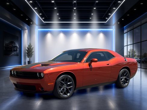 Used 2020 Dodge Challenger SXT w/ Driver Convenience Group RWD image 8